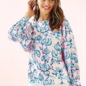 Lilly Pulitzer Maisel Top in the prnt name "Sweet Pea Pink Chasing the Sun". Sm